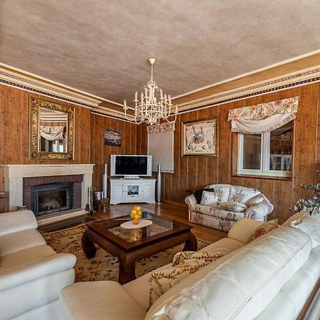 Waou Deluxe Cottage Titulcia ภายนอก รูปภาพ