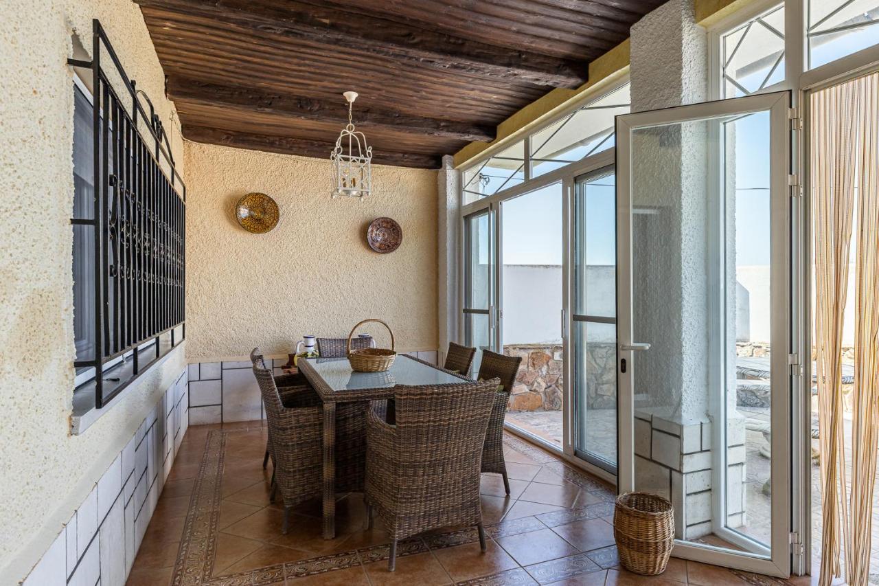 Waou Deluxe Cottage Titulcia ภายนอก รูปภาพ