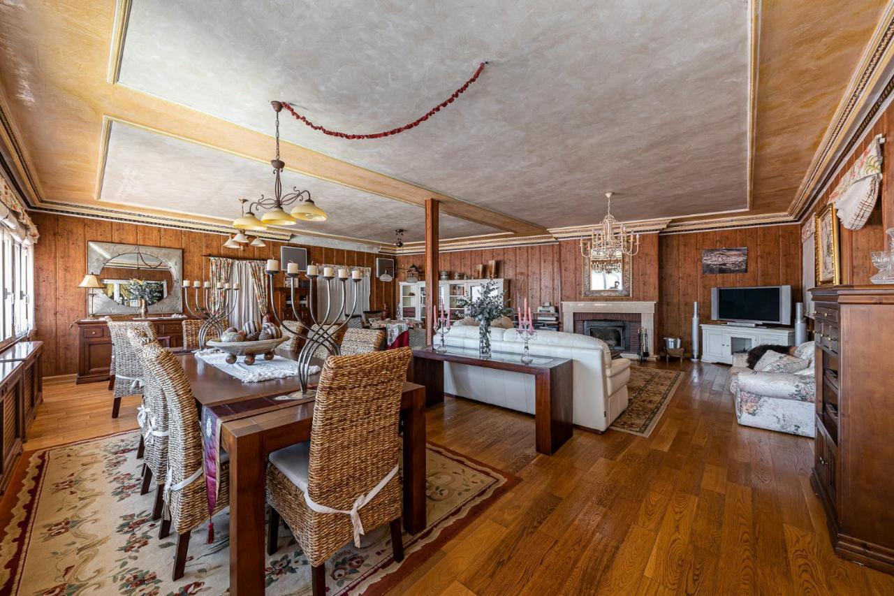Waou Deluxe Cottage Titulcia ภายนอก รูปภาพ